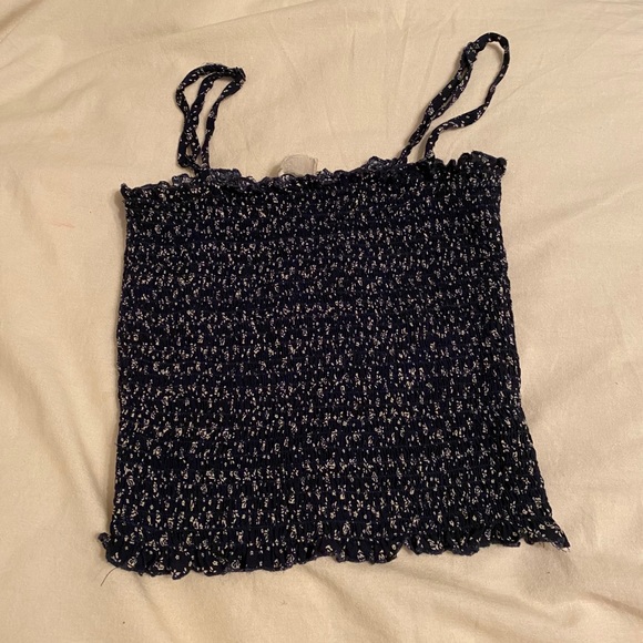 Brandy Melville Tops - BRANDY MELVILLE NAVY FLOWER PRINT CROP TOP
